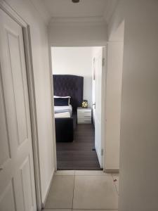 Spacious Double Room with Pool, Free WiFi, Private Bathroom & Self-Catering Kitchen