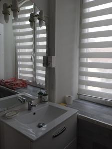 B&B / Chambres d'hotes Chambres d'hotes les Clematites en Cotentin : photos des chambres