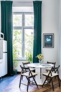 Center High Apartment CityBeat#1