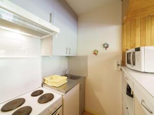 Studio 6 personnes pied des pistes avec balcon et vue montagnes - FR-1-400-28