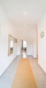 Central Apartment I Chic and Bright Accommodation