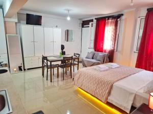 Acropolis Echoes Apartment