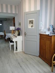 B&B / Chambres d'hotes Chambres d'hotes les Clematites en Cotentin : photos des chambres