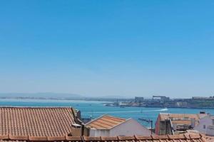 Lisbon Sun River View Balcony Apt