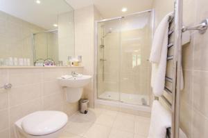 Two-Bedroom Penthouse Apartment with Sea View room in The Sands