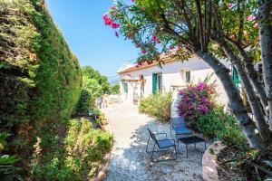 VILLA CECILE VI4419 By Riviera Holiday Homes - Villas, Nice