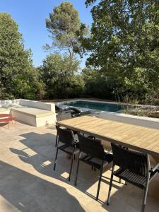 Villas Sous les oliviers, Villa entiere 6 personnes, climatisee, piscine chauffee : photos des chambres