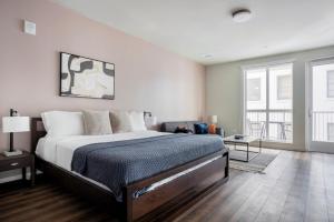 Blueground Hollywood gym nr shops trails LAX-1197