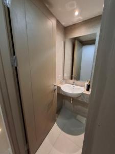 1 room gold coast pik seaview