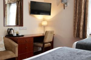 Hunters Hall Inn by Greene King Inns