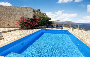 Nice Home In Plaka With House Sea View