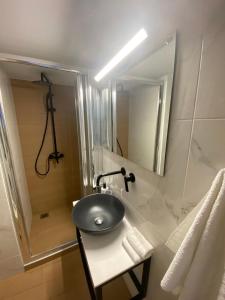 Utopia Apartment- At019