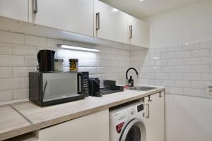 Standard Apartment by Hi5- Hunyadi Square Studio