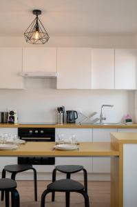 3 bedroom apartment near CHU and city center