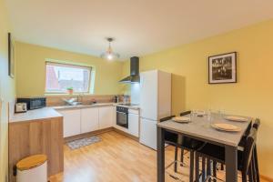Appartements 2 bedroom apartment near metro & shops : photos des chambres