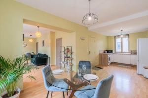 Bright 1 bedroom apartment, close to city center