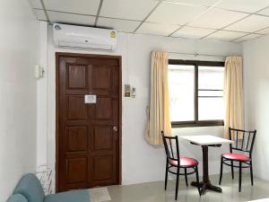 JJ karon beach hotel