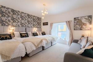 Killorglin Irish Pub With Hot Tub That Sleeps 19