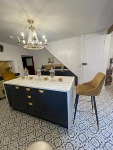 Killorglin Irish Pub With Hot Tub That Sleeps 19