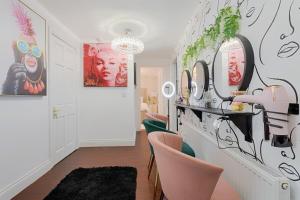 Patriot Bar HotTub-Sleeps30