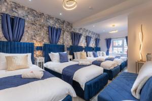 Patriot Bar HotTub-Sleeps30