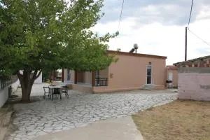 Chris Apartment - Dhékarkhon