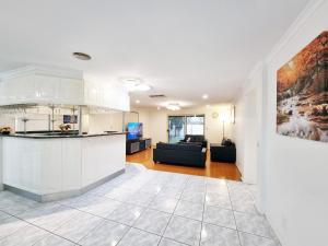 Spacious 5 bedrooms house