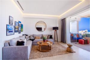 Soho PV 9th Fl Retreat with Workspace