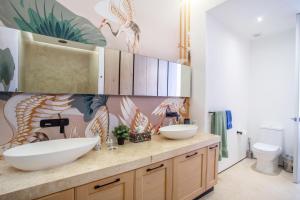 Soho PV 9th Fl Retreat with Workspace