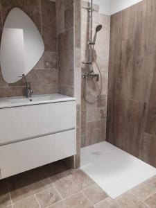 Appartements Studio 1 - Appart-hotel avec terrasse, CLIM, WIFI - TU ELLETA : photos des chambres