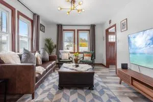 Renovated 6BR 2BA AC home and Game Room - 西大西洋城