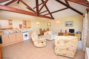 Fennel Cottage - How Hill - Private Fishing Lake for complex