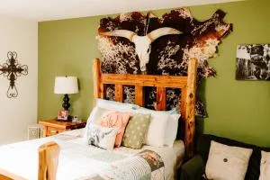 Cowboys and Angels RV Park, Cabins, and Events - 弗雷德里克斯堡