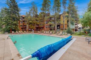 Timbernest Mountain Escape