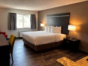 King Room room in Rocky Mountain Hotel & Conference Center
