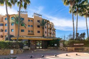 Superb Costalita in Beachfront complex RDR406