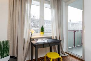 Goldenberry Apartment with Parking Mokotow
