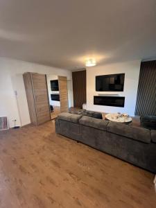 Charmante Wohnung mit Wintergarten und Terasse