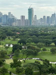 Minimalist Luxury Spacious 1 Bedroom in Burgos Circle