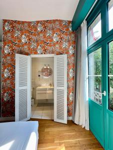 Hotels The Originals Boutique, Hotel Le Londres, Saumur : photos des chambres