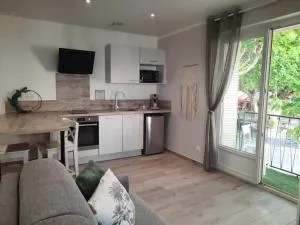 Studio 4 - Appart'hôtel avec balcon - TU ELLETA - Buisson