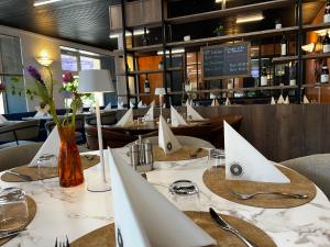 Hotels Hotel Lacour : photos des chambres