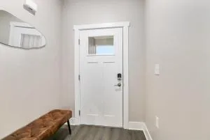 Modern 8BR 8BA Condo w Garage and Patio - Wayland