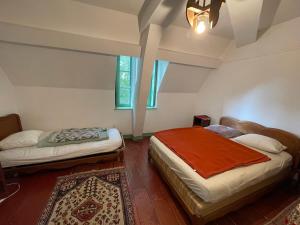 Maisons de vacances Au bout des platanes : photos des chambres