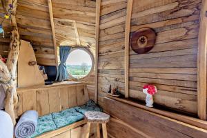 HOBLEY House Holiday
