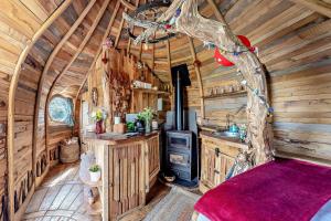 HOBLEY House Holiday