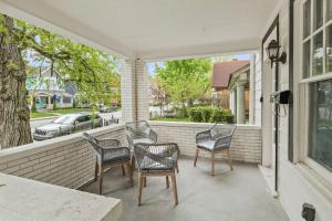 2 Units Combined-5BR-2 Living Rooms - 2 Kitchens