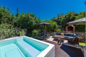 Apartment with terrace and mini pool Green Gold
