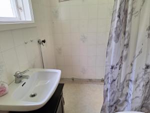 Rappens Stuga,Självhushåll