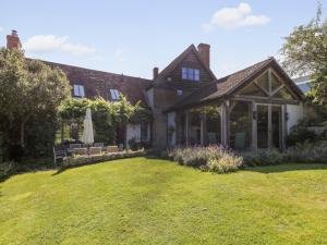 Kings Cottage - South